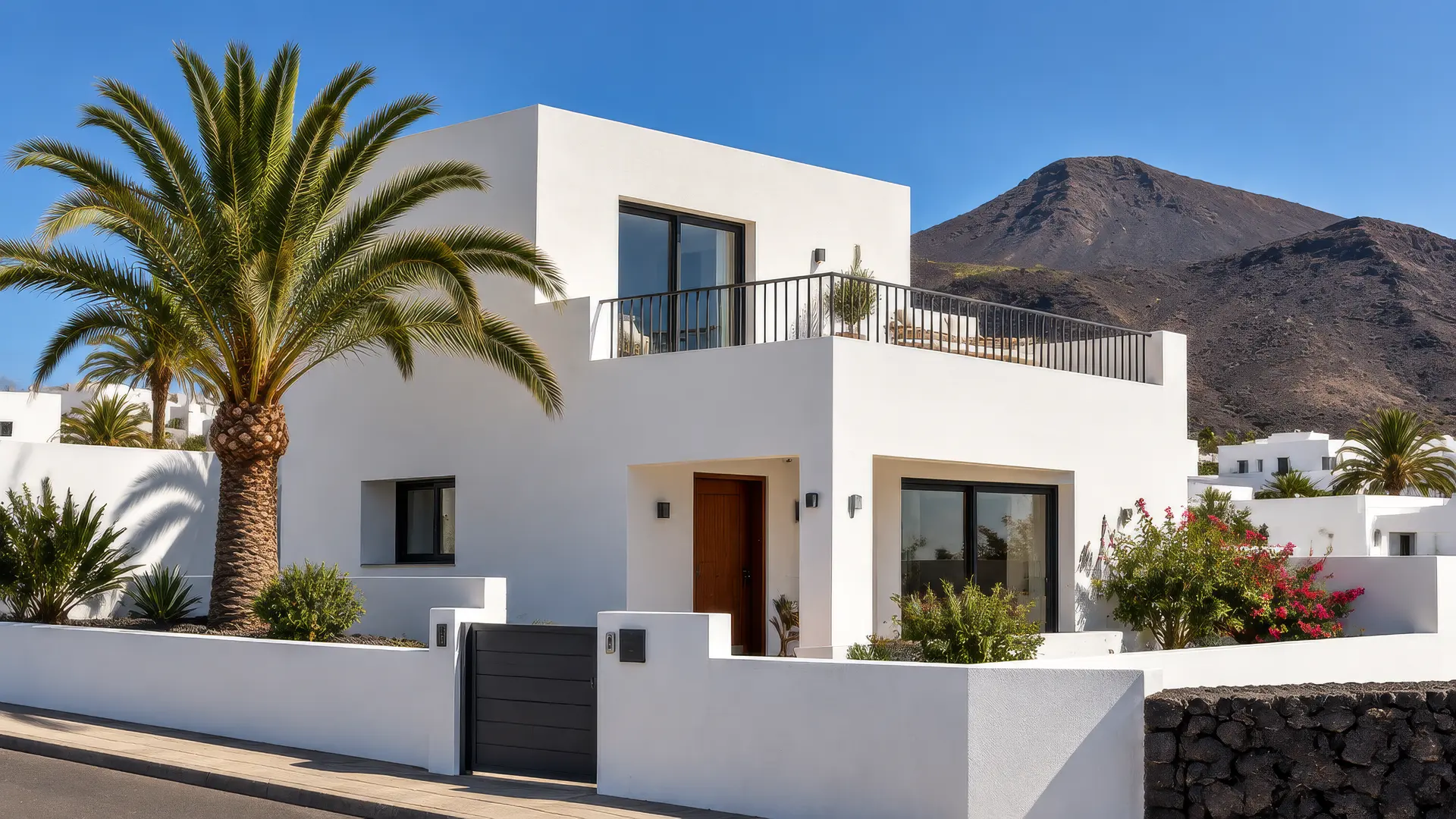 Antes: casa blanca canaria sin placas solares
